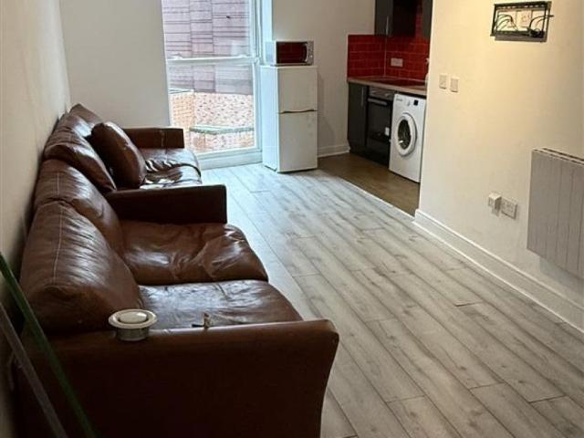 Flat for rent in Warrington