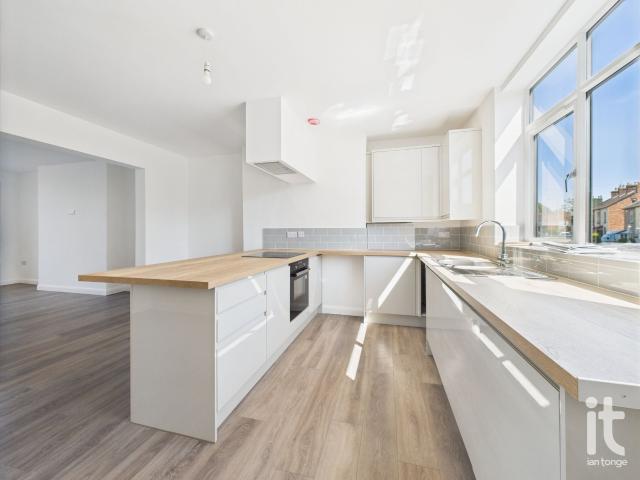 Flat for rent in Disley, Greater Manchester