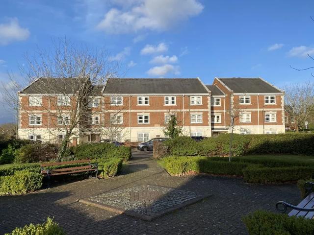 Apartment for rent in Westborough, Surrey