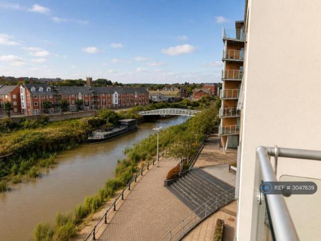 Flat for rent in Hythe, Colchester