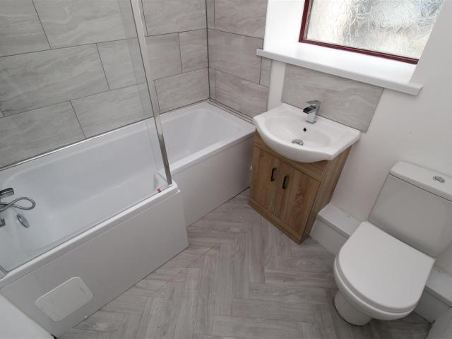 Flat for rent in Maesteg, Caerau