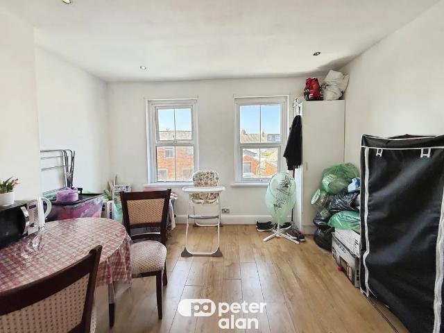 Flat for rent in Falcon Lodge, Wales
