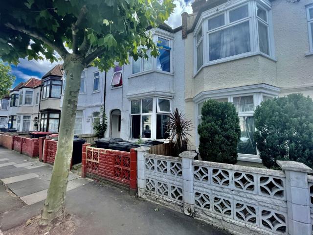 Flat for rent in Brook Green, Greater London