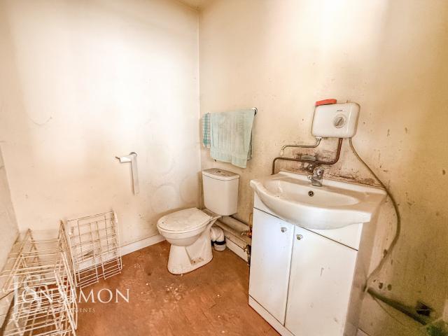 Flat for rent in Nuttall, Bury