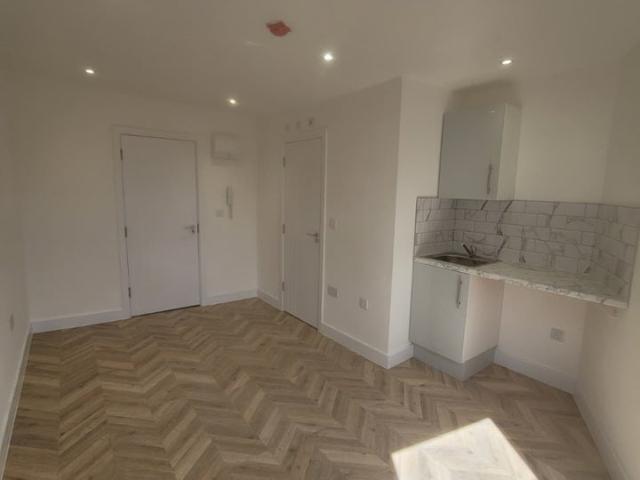 Flat for rent in Camberwell, Greater London