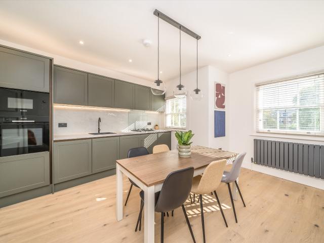 Flat for rent in Camberwell, Greater London