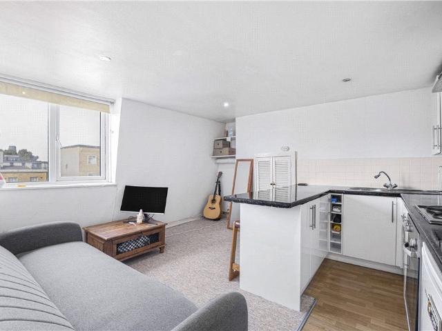Flat for rent in Walworth, Greater London