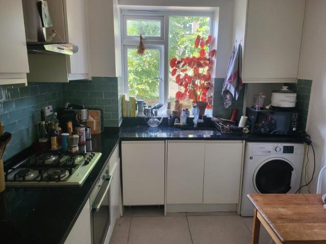 Flat for rent in North Kensington, Greater London