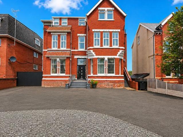 Flat for rent in Marshside, Southport