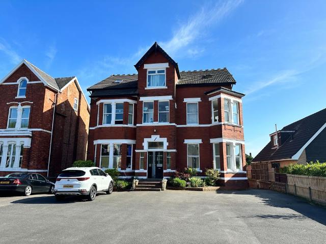 Flat for rent in Marshside, Southport