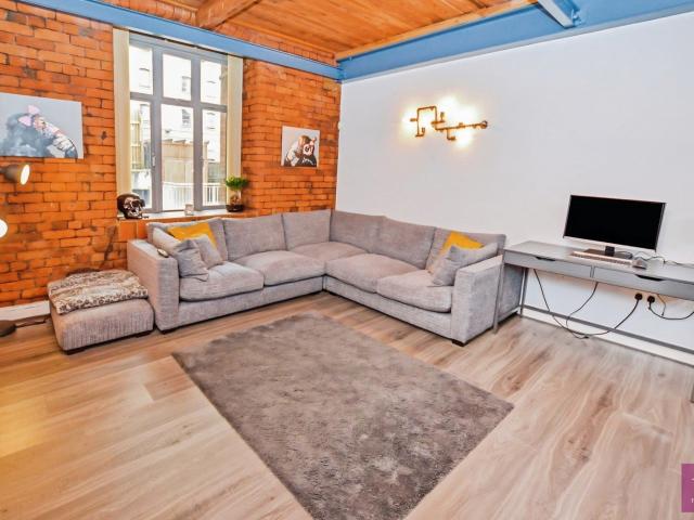 Flat for rent in First Street, Manchester
