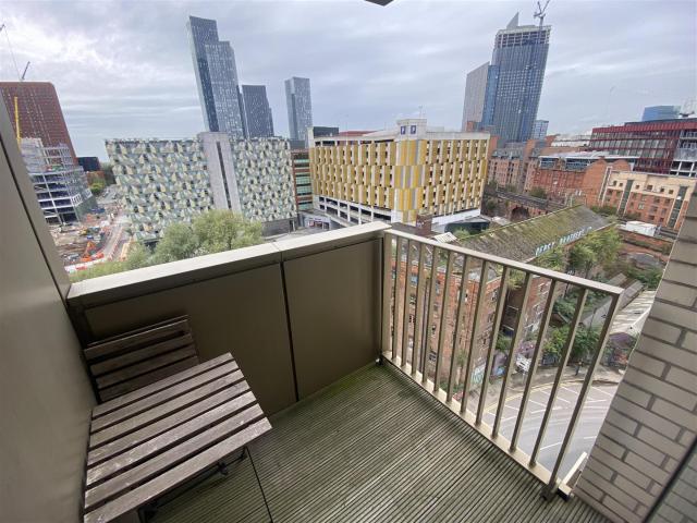 Flat for rent in City Centre, Georgia