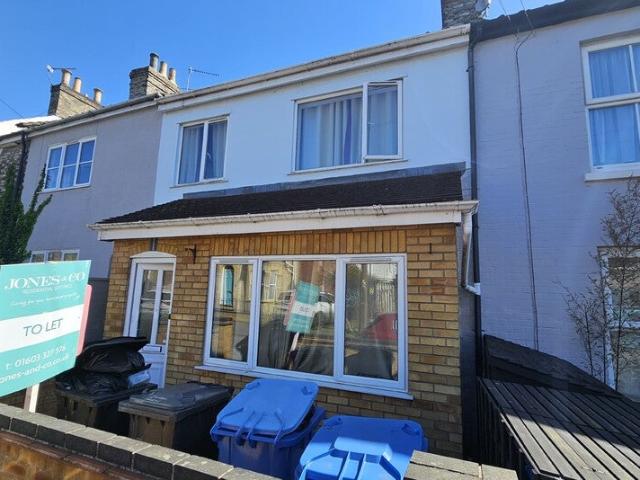 Flat for rent in Heigham Grove, East Bank