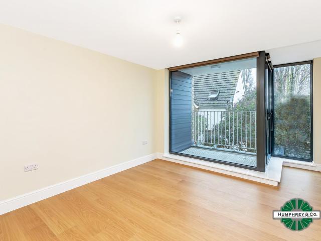 Flat for rent in Seven Kings, Greater London
