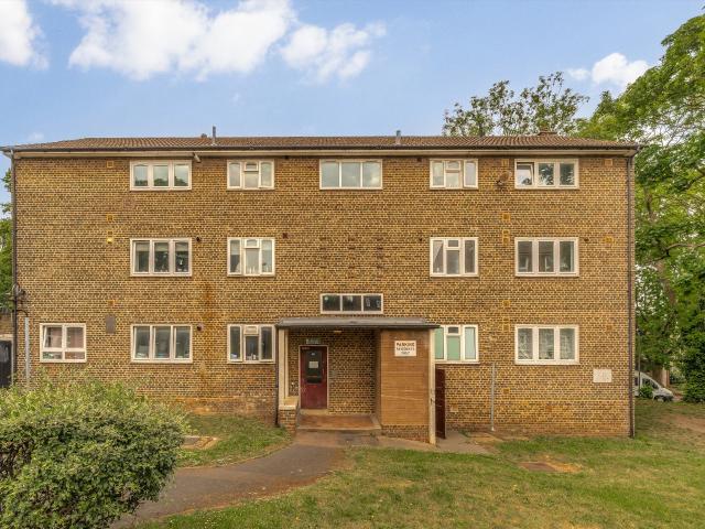 Flat for rent in Shooters Hill, Greater London