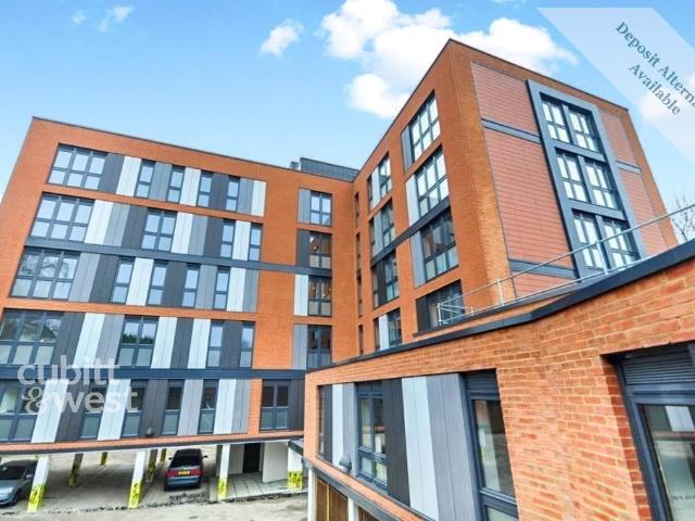 Flat for rent in London Borough of Croydon, Greater London