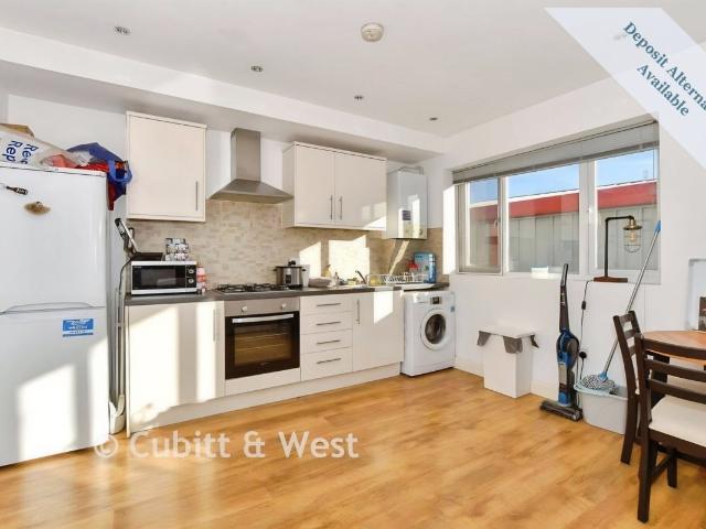 Flat for rent in London Borough of Croydon, Greater London