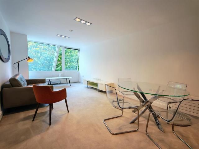 Flat for rent in City Centre, Calderstones