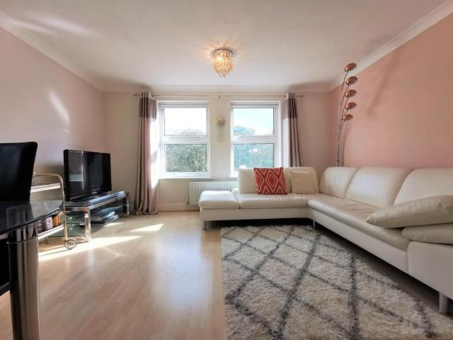 Flat for rent in London Borough of Croydon, Greater London