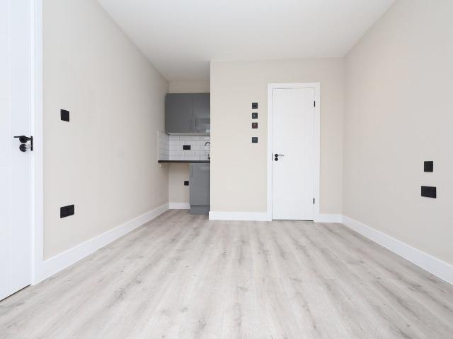 Flat for rent in London Borough of Merton, Greater London