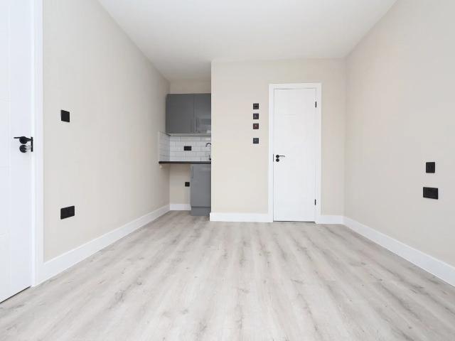 Flat for rent in London Borough of Merton, Greater London