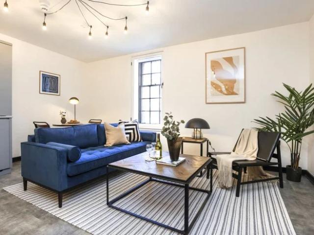 Flat for rent in Canongate, Old Town