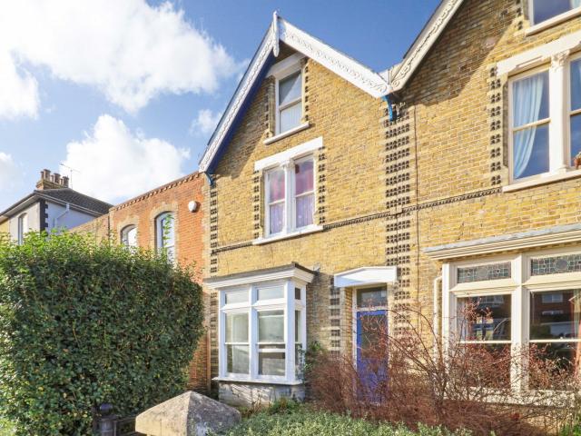 Flat for rent in Seasalter, Canterbury
