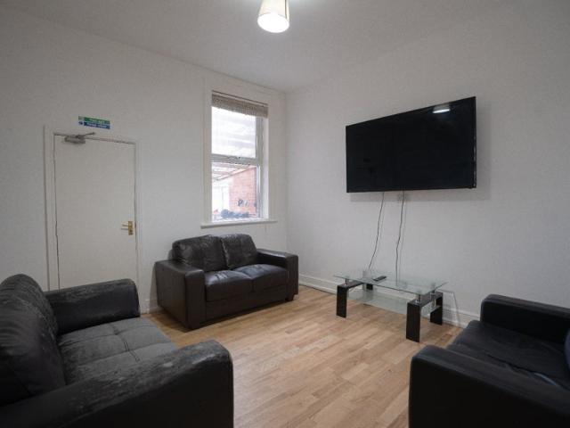 Flat for rent in Hillfields, West Midlands