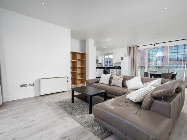 Apartment to rent in Bluebell, North Tipperary
