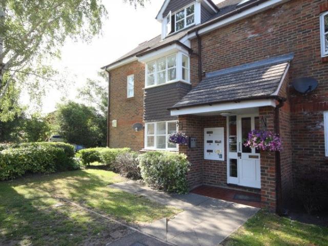 Flat for rent in Woking, Surrey