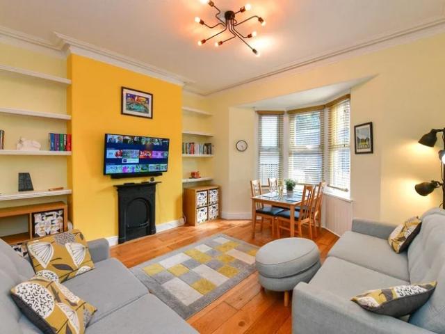 Flat for rent in Falcon Lodge, Wales