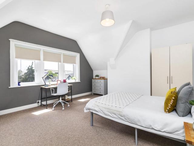 Flat for rent in Headingley Hill, Leeds