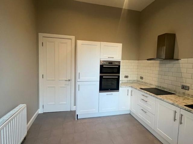 Flat for rent in Waverley Park, Glasgow