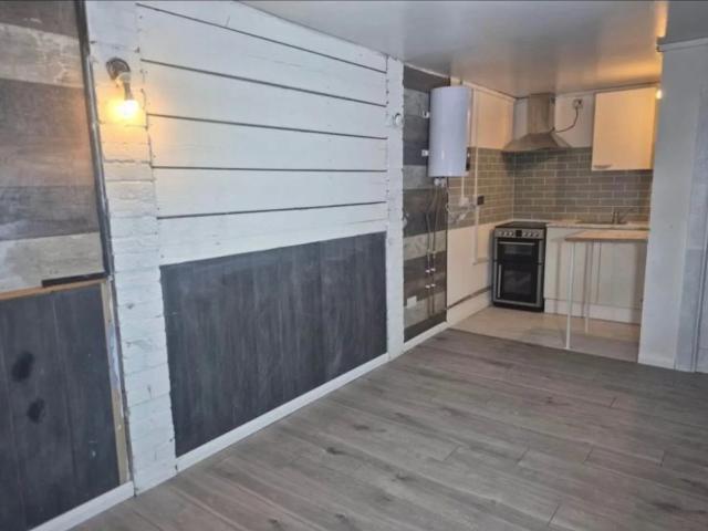 Flat for rent in Spring Park, Luton