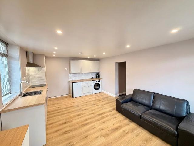 Flat for rent in Horsforth Vale, Calverley