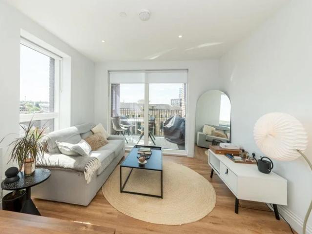 Flat for rent in Newtown, Reading