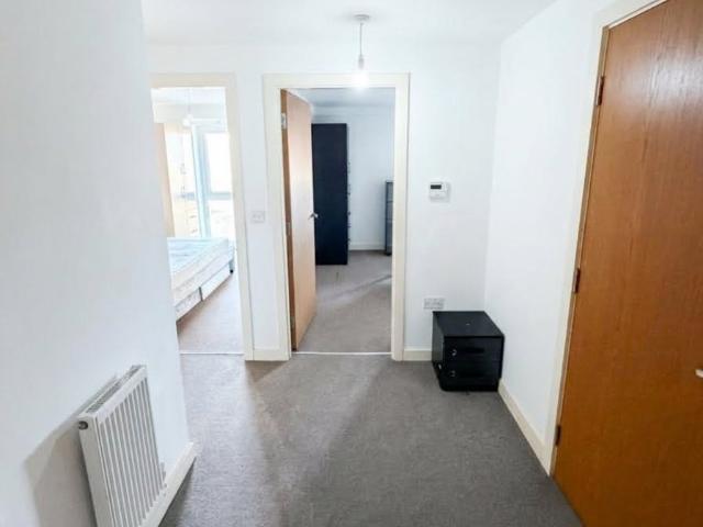 Flat for rent in Hale