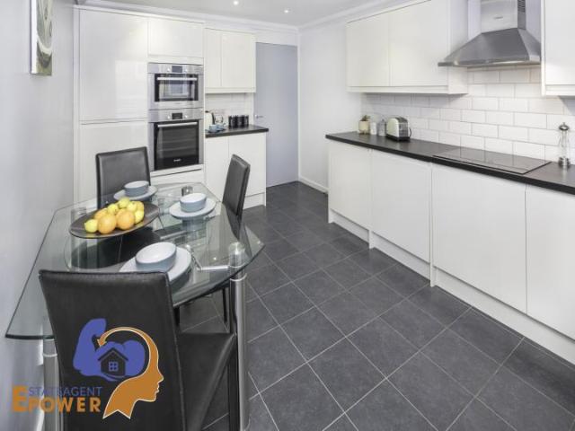 Flat for rent in Tower Liberty, Wapping