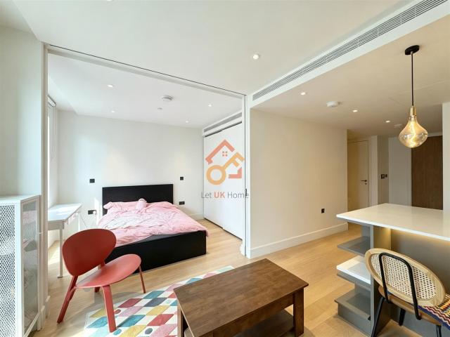 Flat for rent in Dixons Green, West Midlands