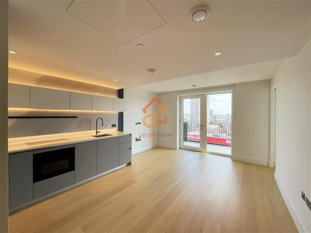 Flat for rent in Dixons Green, West Midlands