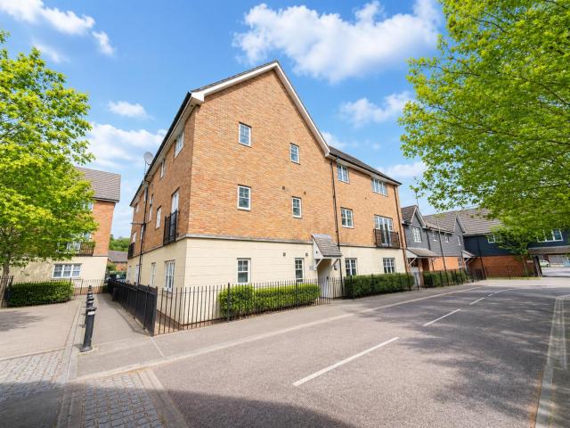 Flat for rent in Purfleet, Essex