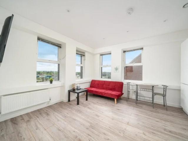 Flat for rent in Southcourt, Aylesbury