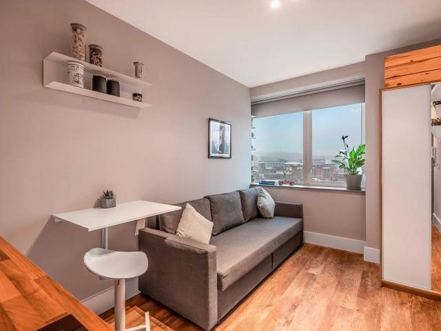 Flat for rent in High Wycombe Community Board, High Wycombe
