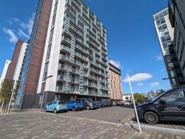 Flat for rent in Broomhill, Scotland