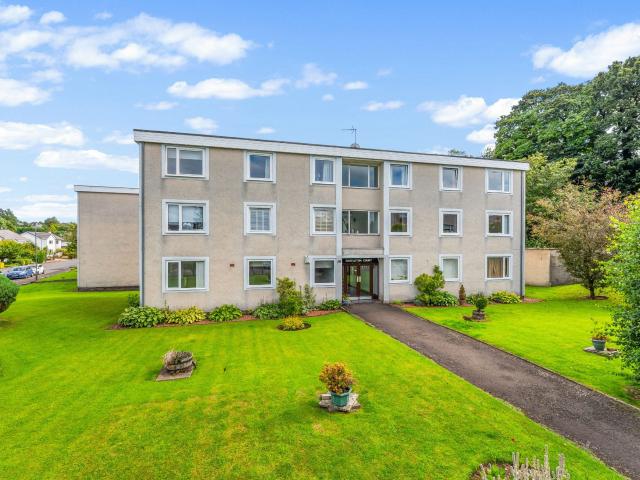 Flat for rent in Mearns, Scotland