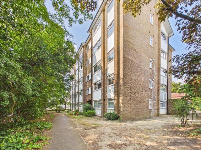Flat for rent in Weybridge, Elmbridge
