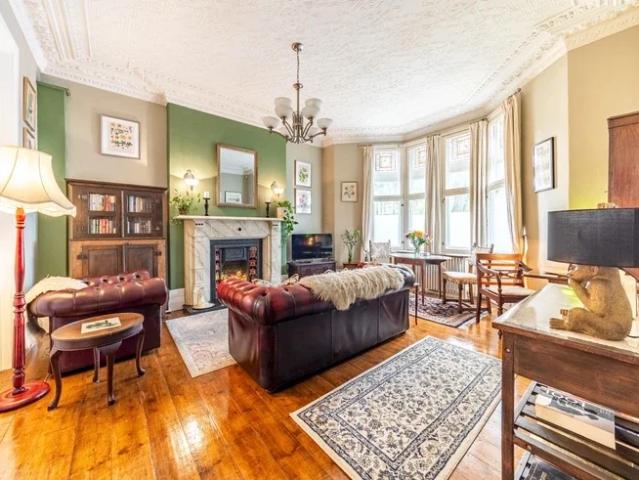 Room for rent in Falcon Lodge, Wales