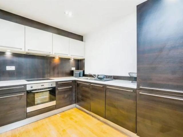 Flat for rent in Falcon Lodge, Wales