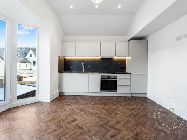 Flat for rent in Falcon Lodge, Wales