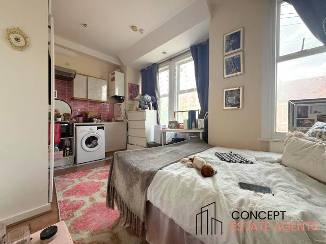 Flat for rent in London Borough of Wandsworth, Greater London